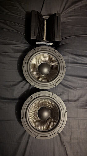 PXL_20251211_221954944