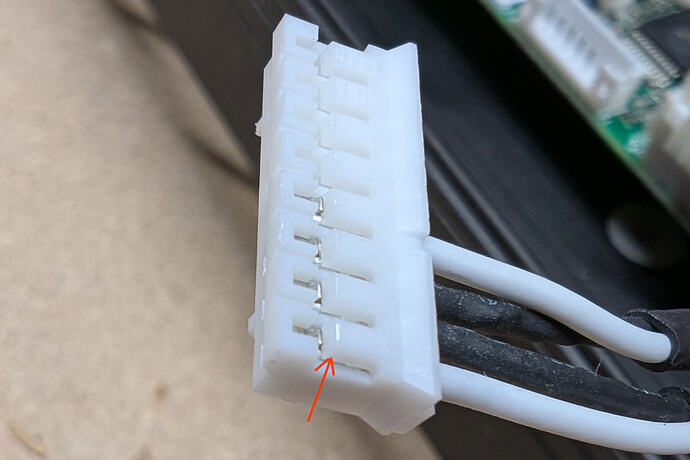 Input connector w-arrow